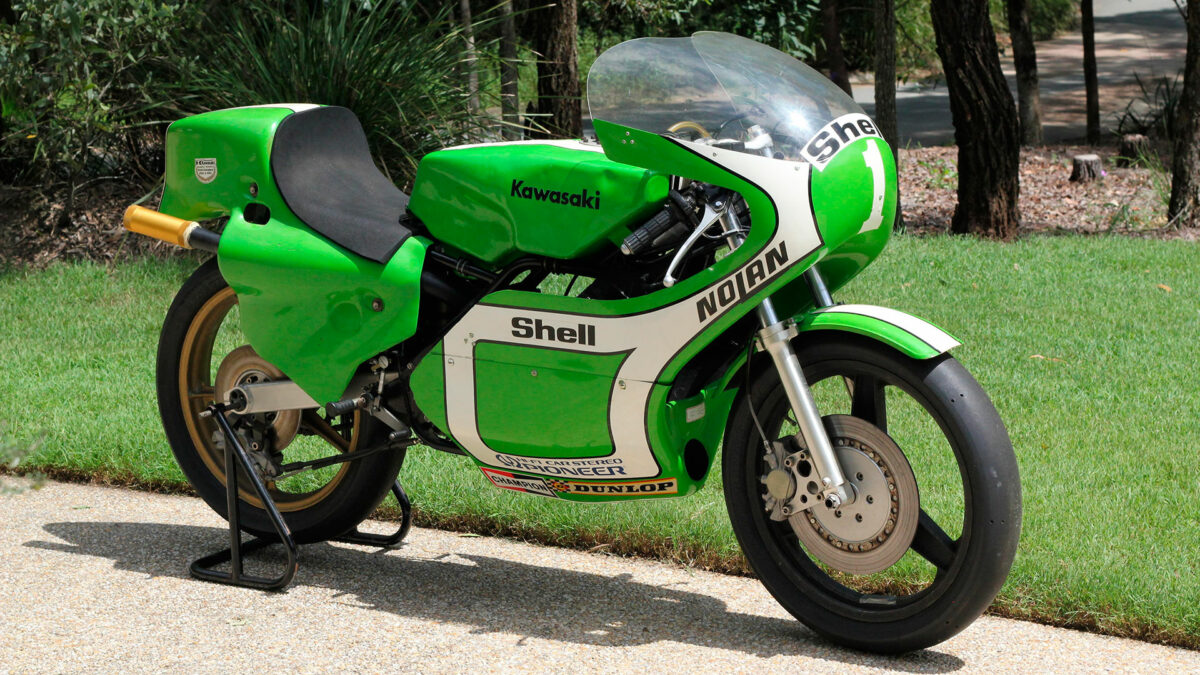 Sale a subasta una Kawasaki KR250 ex Kork Ballington