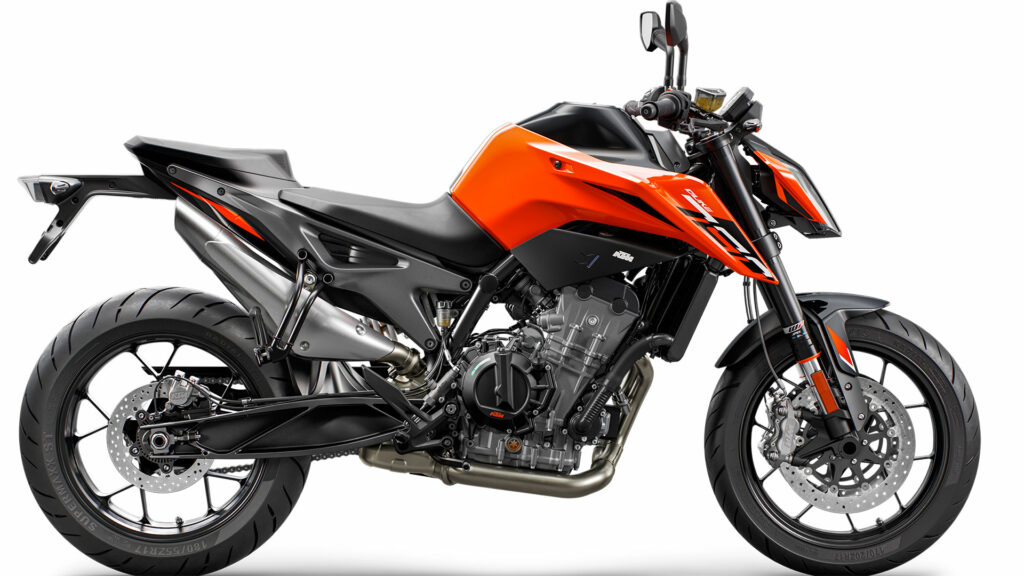 ktm-790-duke-2024-19