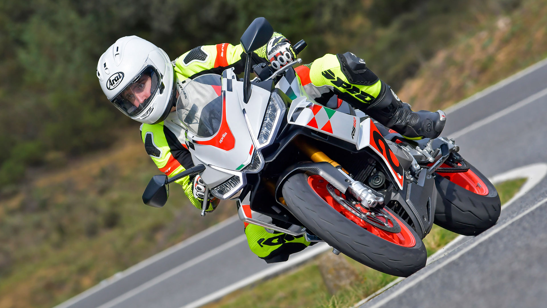 Las Aprilia 660 en oferta con sobrevaloración y seguro 8 Aprilia RS 660 Extrema
