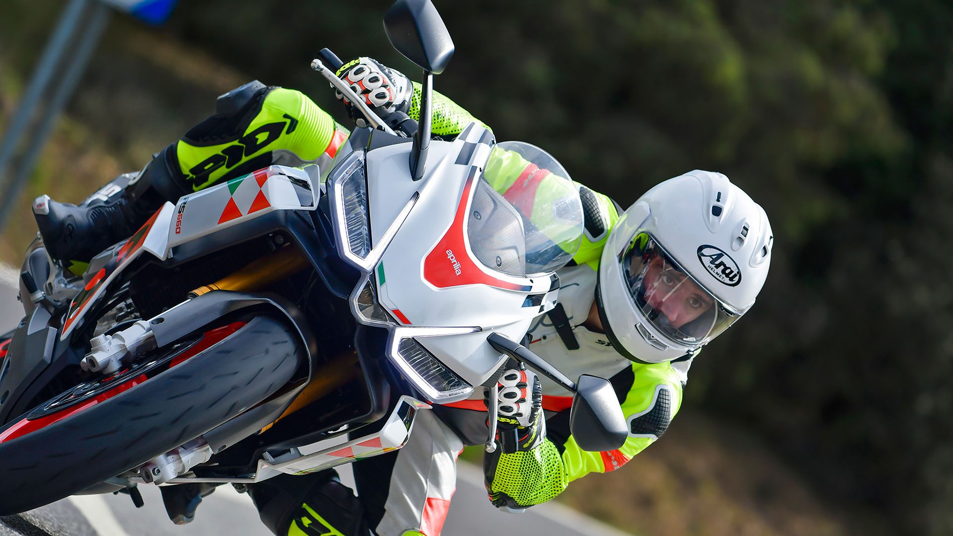 prueba-aprilia-rs-660-extrema