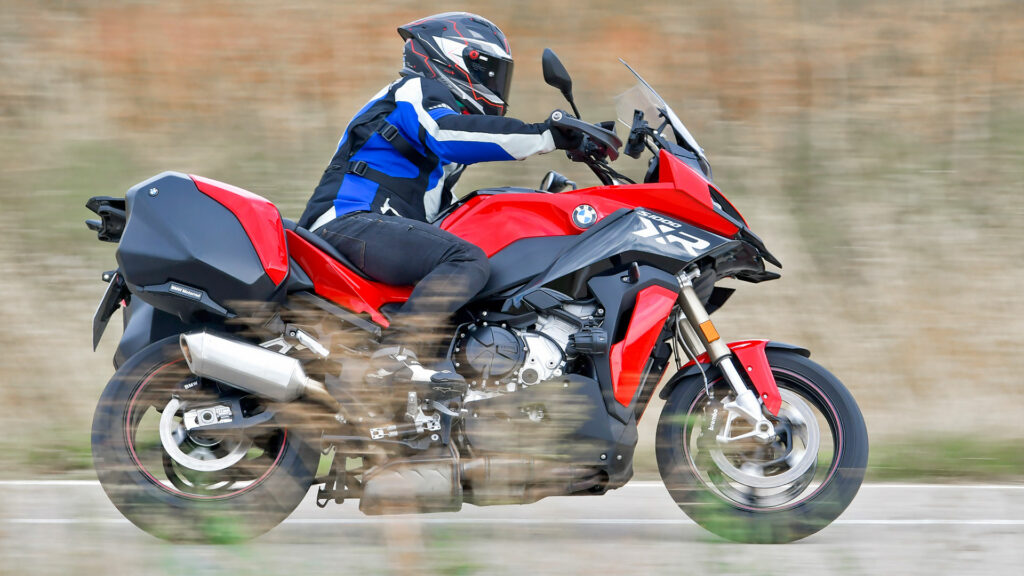 Prueba BMW S 1000 XR 2023: tourer con mayúsculas 6 prueba bmw s 100 xr 2023 15