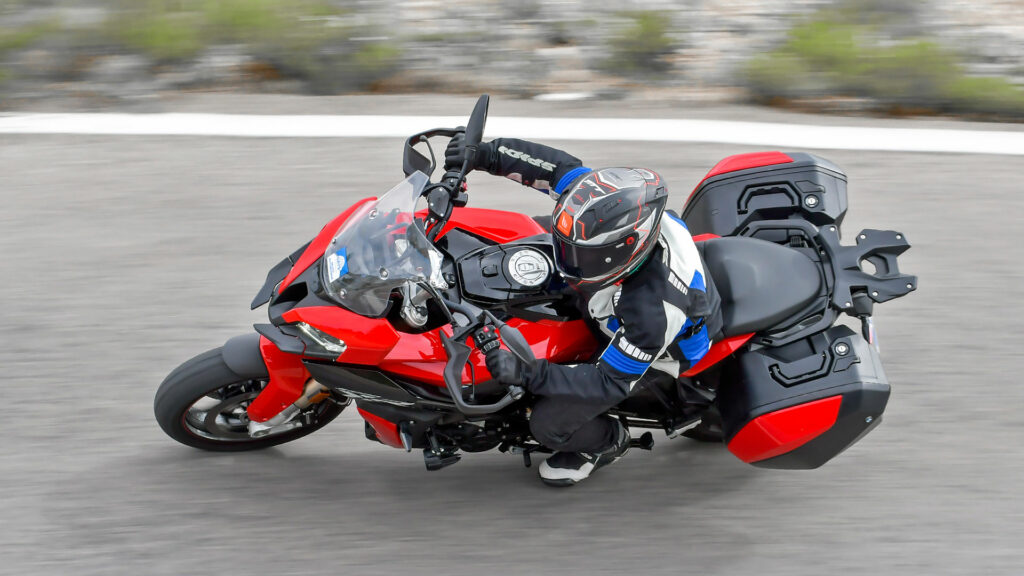 Prueba BMW S 1000 XR 2023: tourer con mayúsculas 7 prueba bmw s 100 xr 2023 19