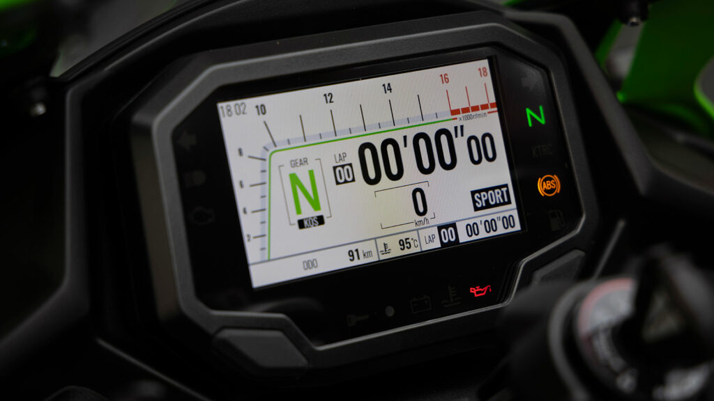 prueba-kawasaki-ninja-zx-4rr