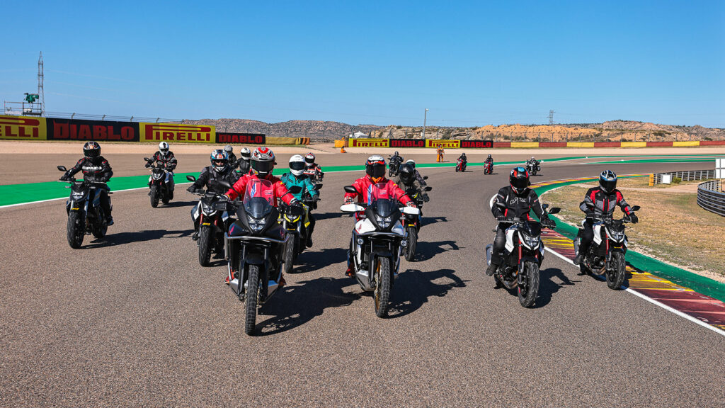 viaje honda cb750 hornet wsbk aragon 16