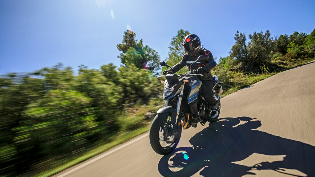 De viaje con la Honda CB750 Hornet: diversión polifacética 15 viaje honda cb750 hornet wsbk aragon 5
