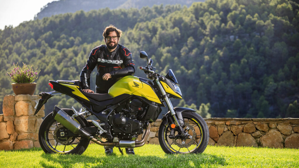 De viaje con la Honda CB750 Hornet: diversión polifacética 11 viaje-honda-cb750-hornet-wsbk-aragon-7