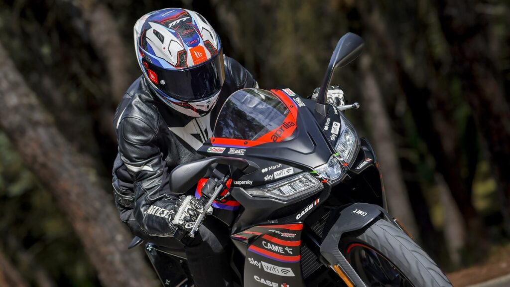 Fotos de las cinco motos 125 carnet B en oferta durante mayo 1 Aprilia RS 125 GP Réplica 2023