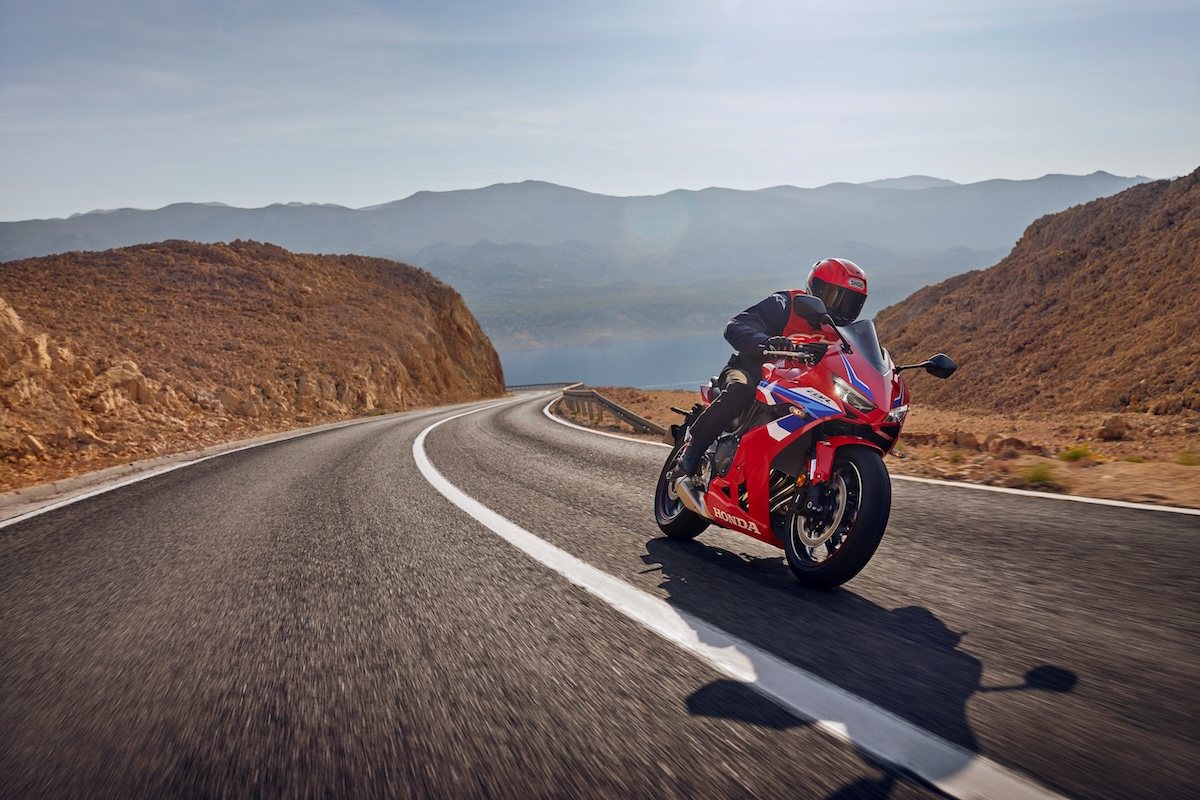ACEM confirma el alza en las ventas de motos y el descenso de los ciclomotores