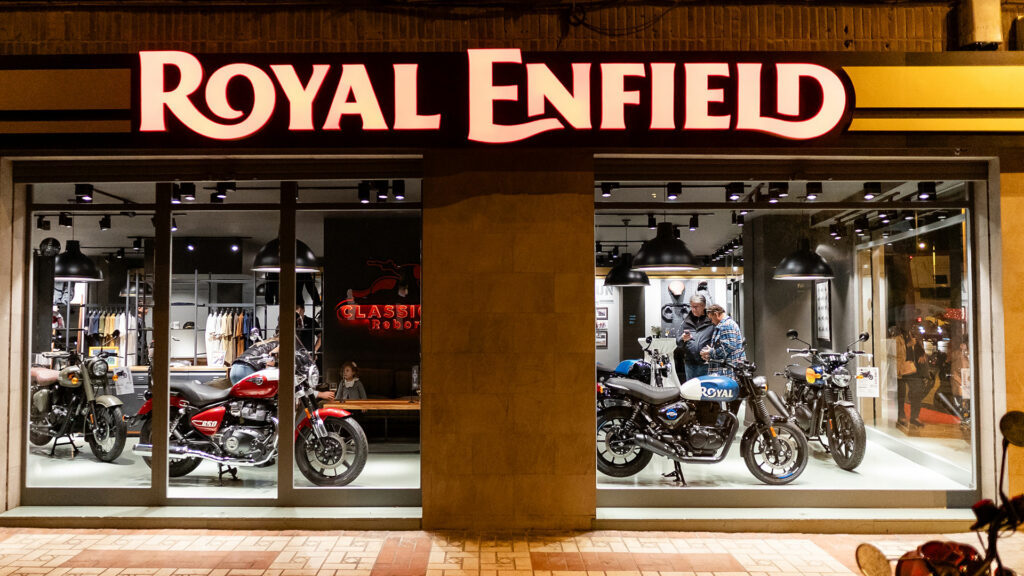 Royal Enfield se expande en España con dos nuevos centros 12 Inauguracion RoyalEnfield Granada 57