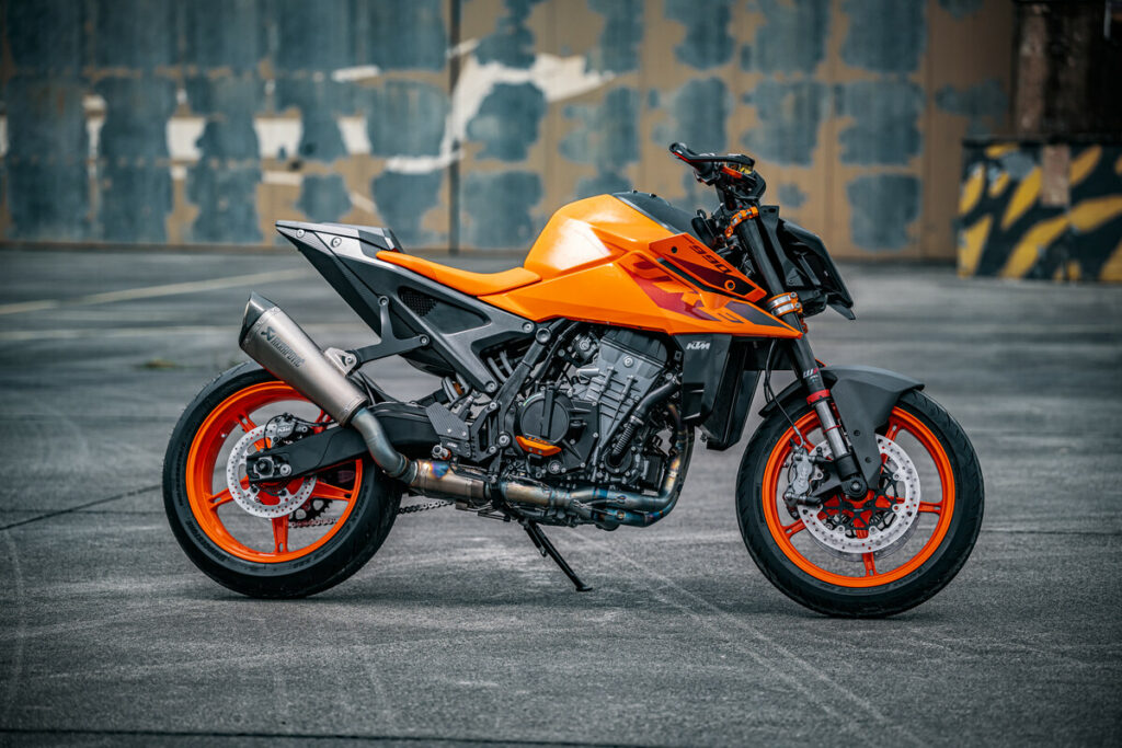 KTM 990 DUKE 2024 7