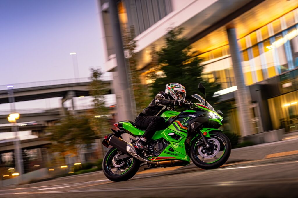 Kawasaki desvela el precio de sus motos para el carnet A2 más esperadas de 2024 11 Kawasaki Ninja 500