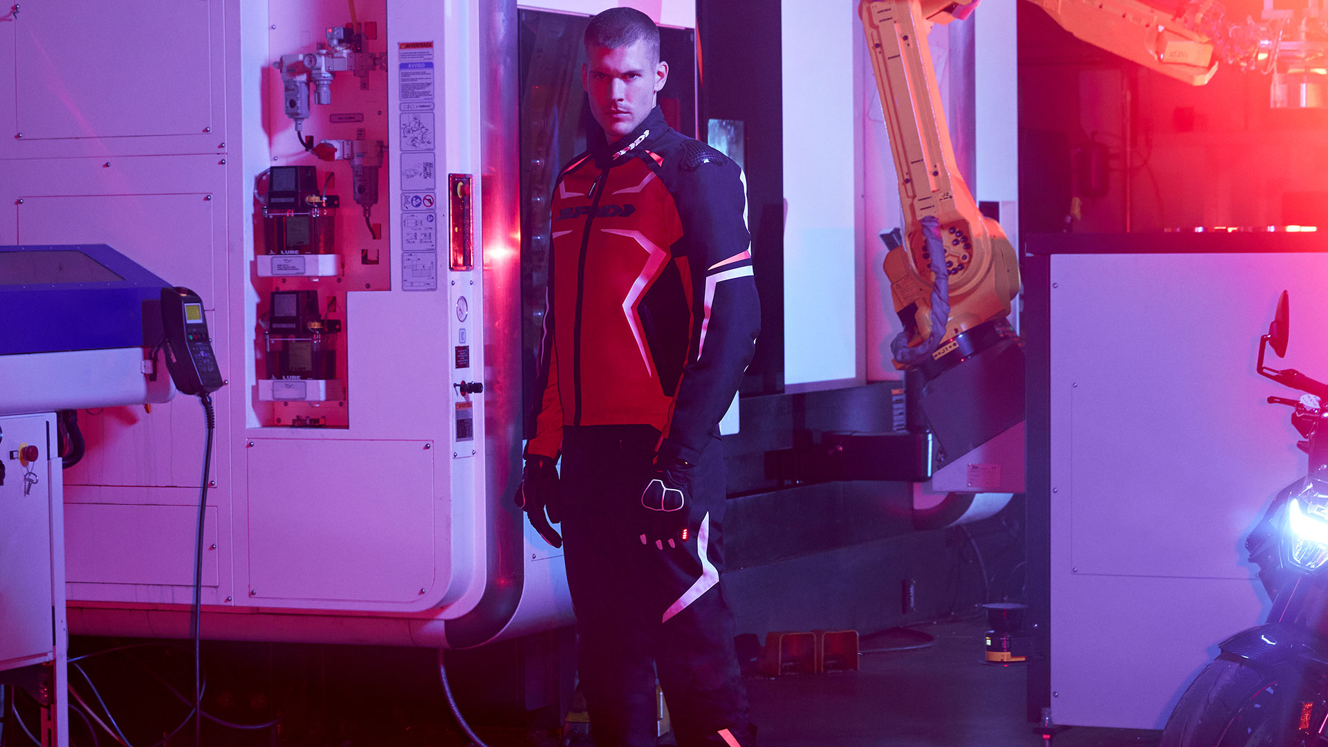 Este nuevo traje de SPIDI promete ser el compañero perfecto para tu moto deportiva 6 NDP_SPIDI_SPORTMASTER_AACCION_01