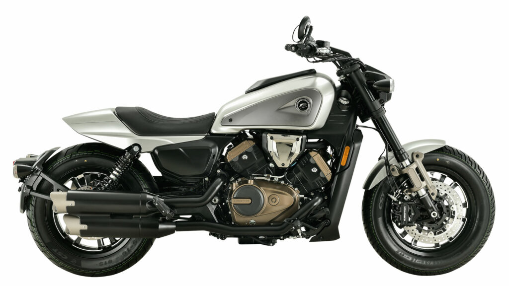 QJ Motor sorprende en el EICMA 2023 con dos modelos deportivos 13 QJMOTOREICMA SRV600V 04