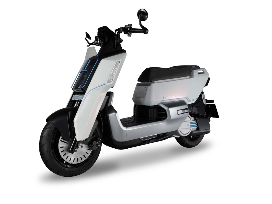 Tecnología de primer nivel en el scooter SYM PE3, un concept híbrido con motor térmico auxiliar
