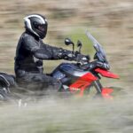 Triumph Tiger 850 Sport 2023 accion 12