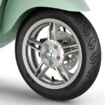 Vespa Primavera Elettrica Verde Amabile 2024 14