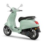 Vespa Primavera Elettrica Verde Amabile 2024 4