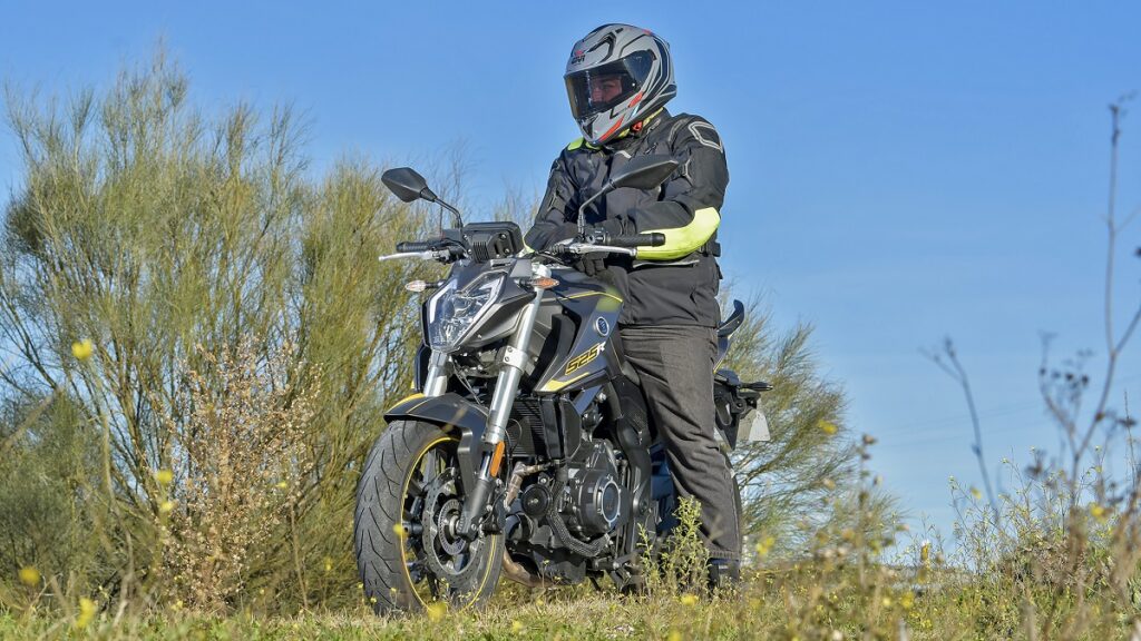 Este es el precio de la Voge 525R y las motos naked rivales 1 Voge 525R