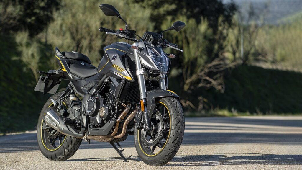 Probamos la Voge 525R, segunda generación de la naked asiática 11 Voge 525R 2023 29