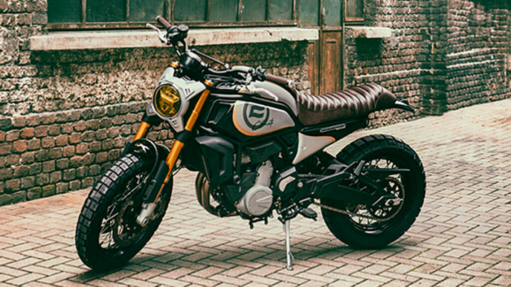 CFMOTO completa sus novedades en EICMA con un nuevo motor tricilíndrico, una moto de carreras y mucho más 13 cfmoto cl x spirit