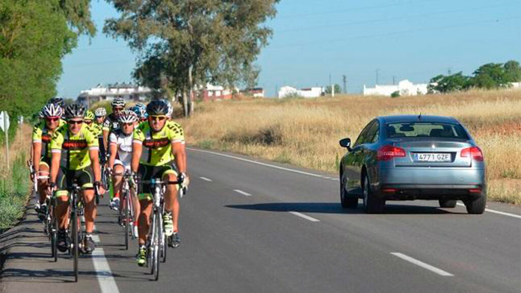 Un estudio revela los malos comportamientos de todos los usuarios de las carreteras 10 ciclistas 5 1024x577 1