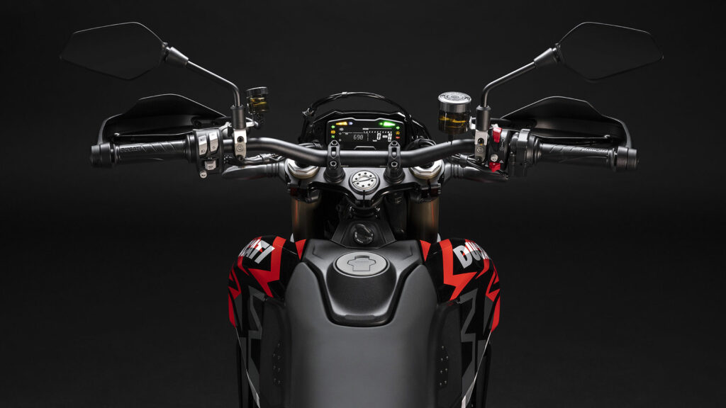 ducati hypermotard 698 mono 2024 12