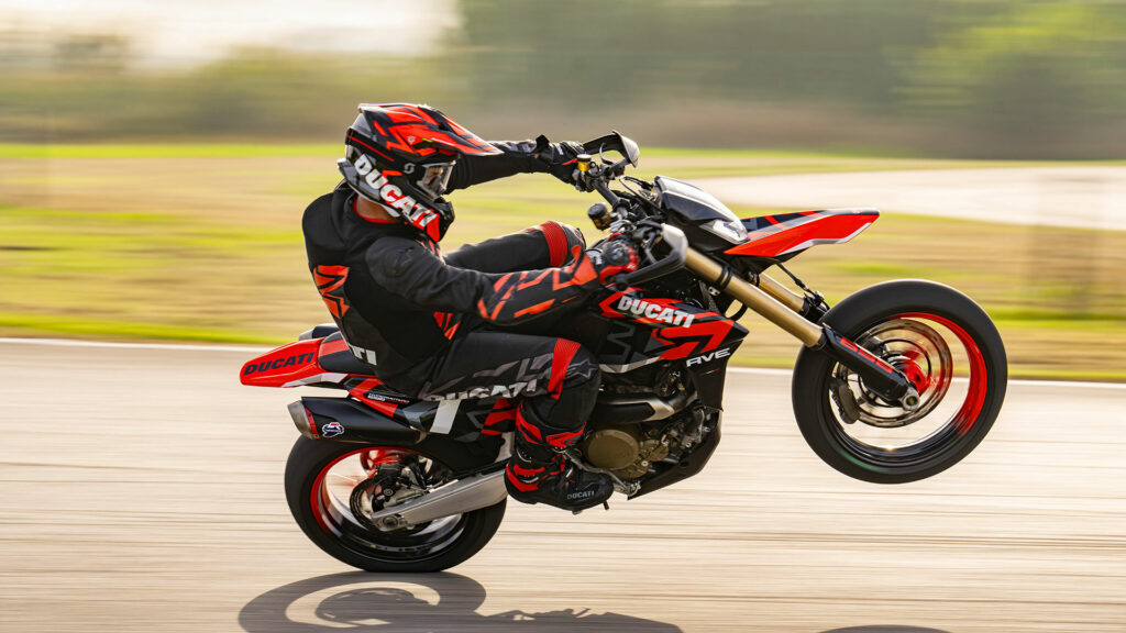 ducati hypermotard 698 mono 2024 5