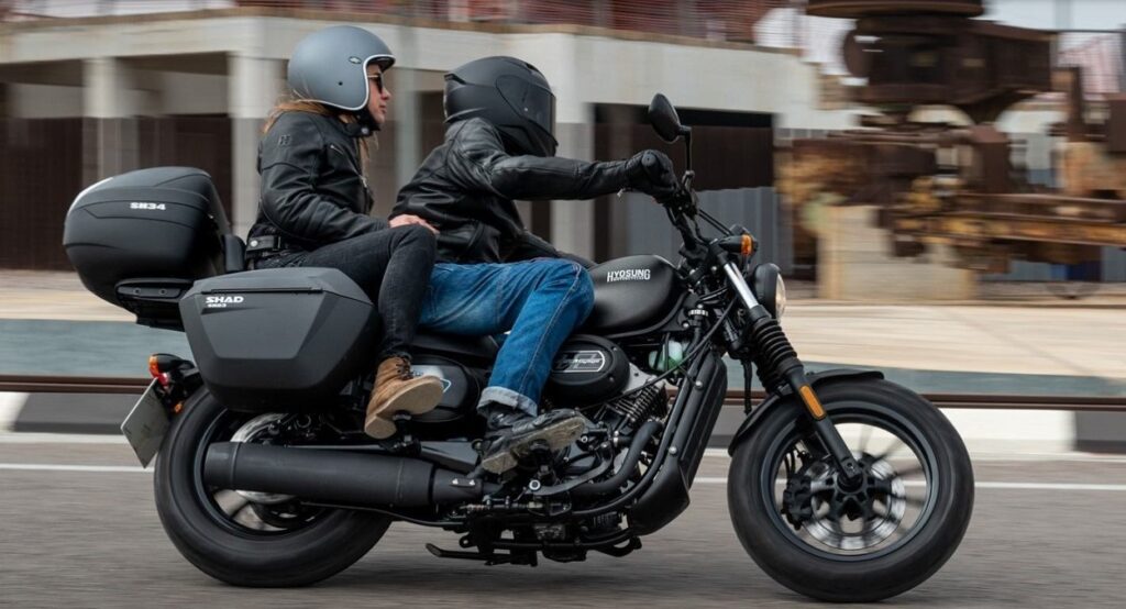 Estrena toda una Hyosung Bobber GV125S y llévatela con la matrícula y el seguro gratis 1 Hyosung Bobber GV125S 2023