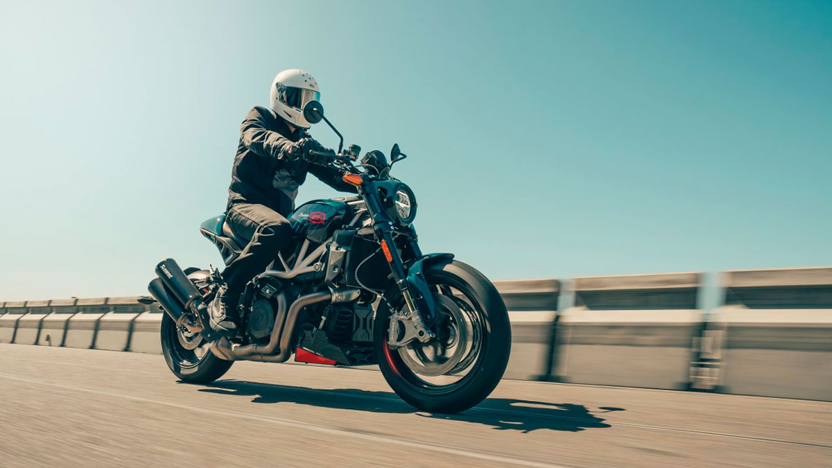 Fotos de la Indian FTR X 100% R Carbon 1 indian-ftr-x-100-r-carbon-2024