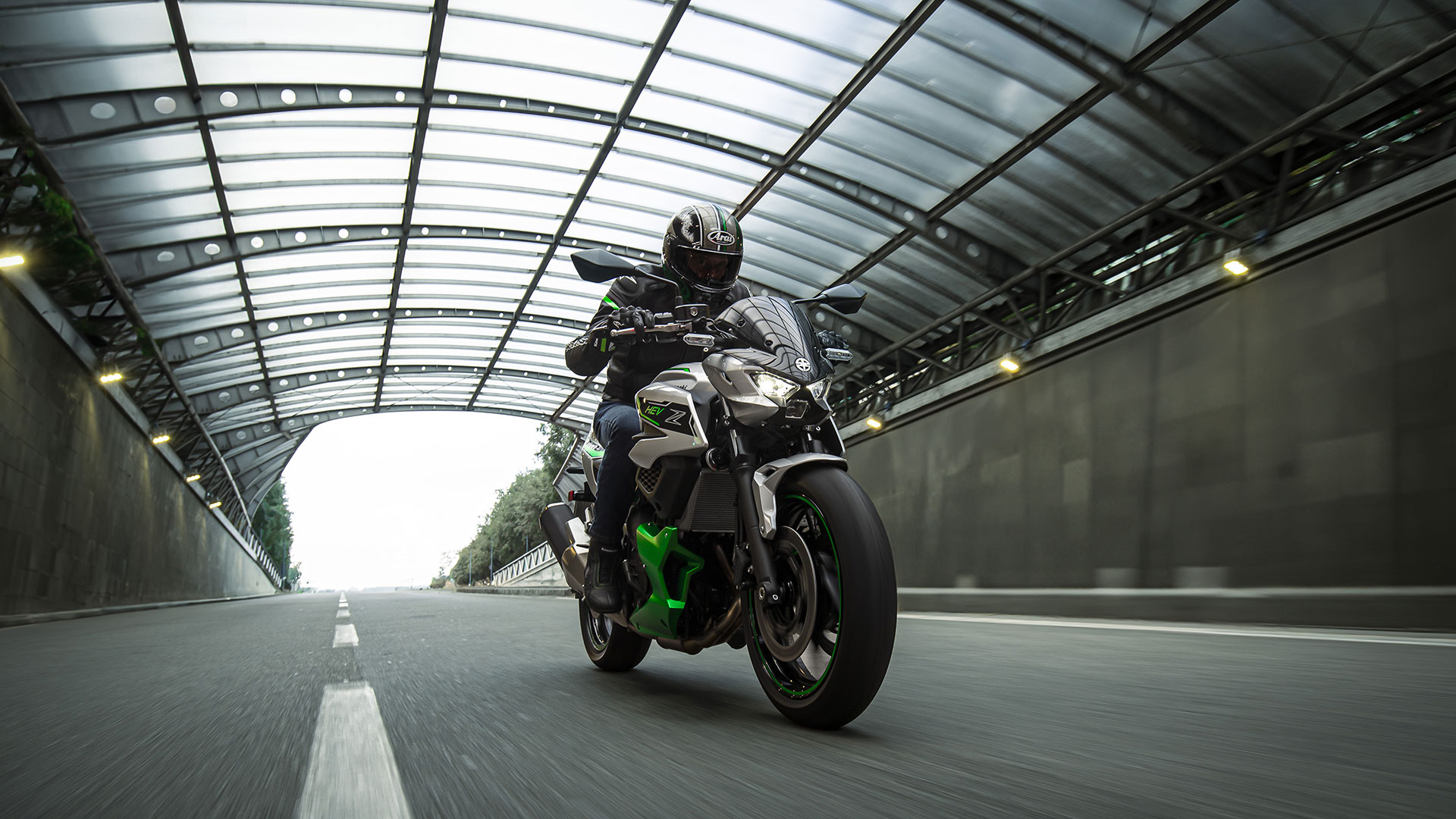 Pásate a la moto híbrida de la mano de Kawasaki y benefíciate de la actual oferta para los dos modelos disponibles