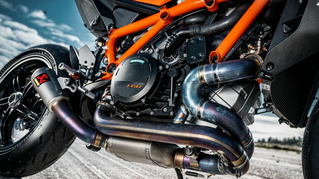La nueva KTM 1390 Super Duke R es la nueva bestia de la marca naranja 11 ktm-1390-super-duke-r-evo-7