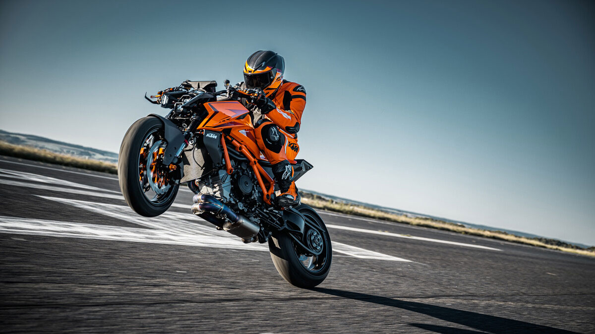 La nueva KTM 1390 Super Duke R es la nueva bestia de la marca naranja