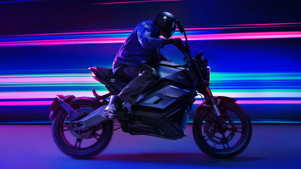 NIU sube de nivel en el EICMA 2023 y presenta una naked eléctrica de altas prestaciones 11 niu-novedades-eicma-2023-1