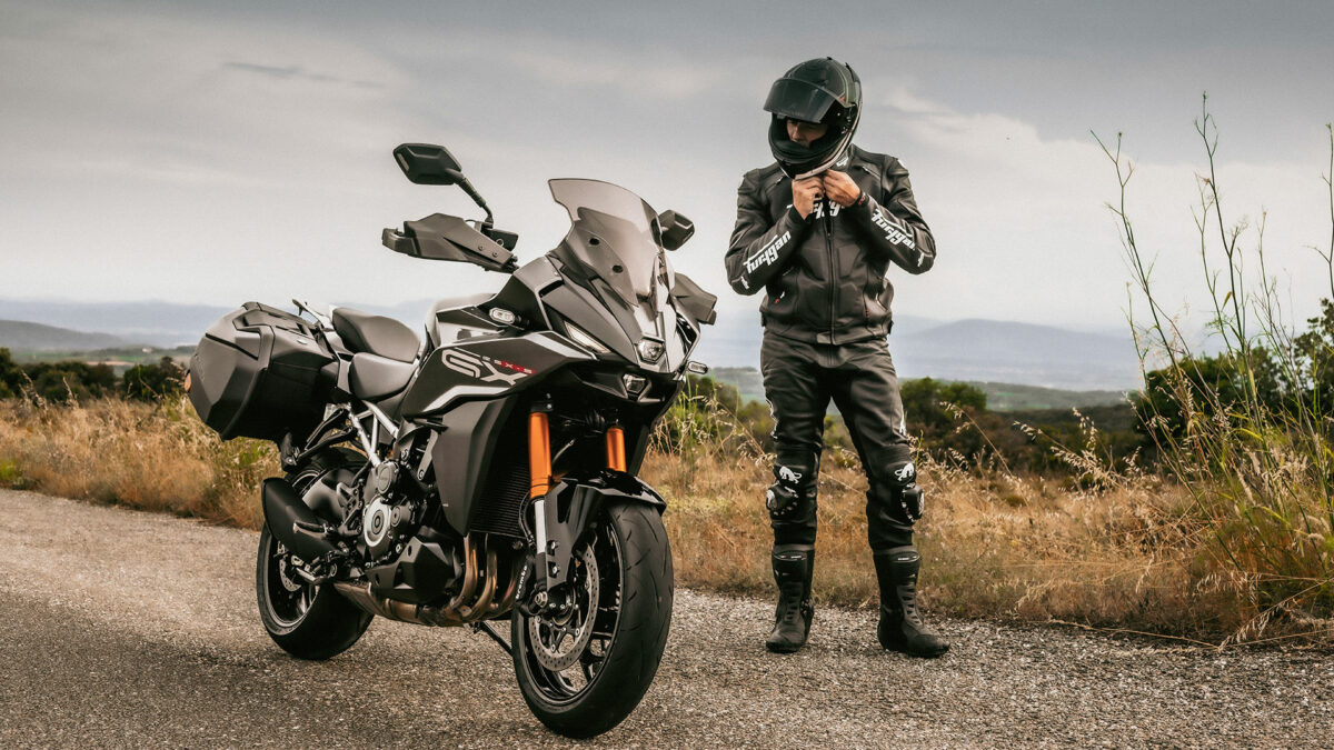 Las novedades más importantes de Suzuki en el EICMA 2023 desvelan su precio 1 suzuki-gsx-s1000gx-2024-6
