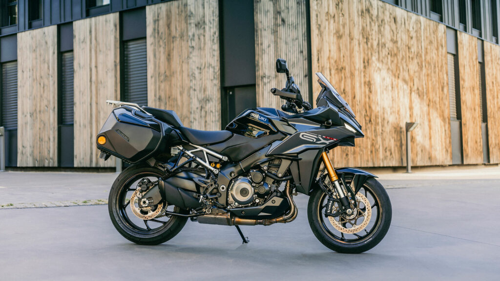 suzuki-gsx-s1000gx-2024-8