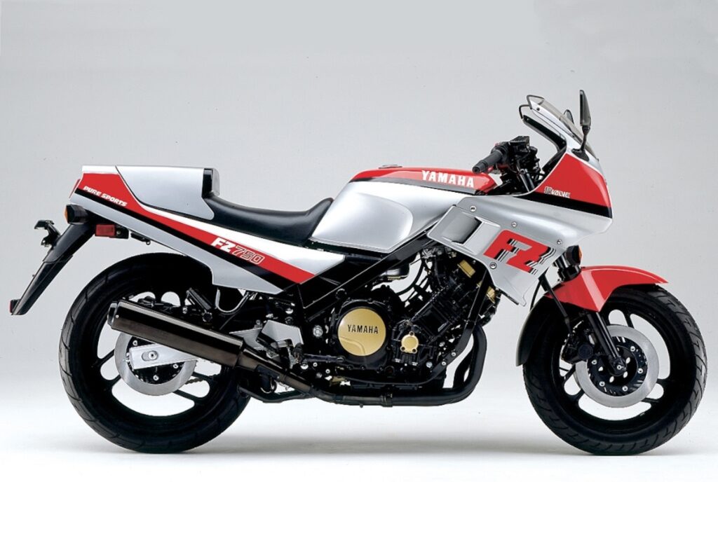 Las motos deportivas que podías comprarte en España (y las que no) en 1985 26 Yamaha FZ 750