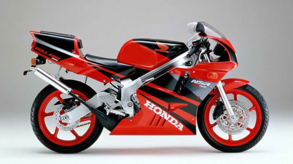 La corta historia de las motos deportivas 250 2T que nos hicieron soñar (II) 26 Honda NSR250R MC21, 1990