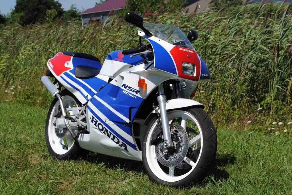 La corta historia de las motos deportivas 250 2T que nos hicieron soñar (II) 18 Honda NSR250 MC18