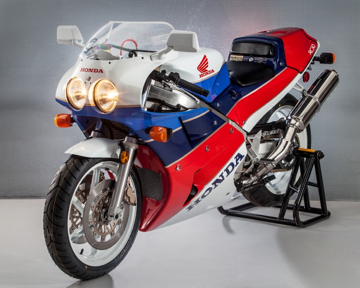 Fotos de las motos deportivas que hicieron historia en 1992 7 Honda VFR750R RC30