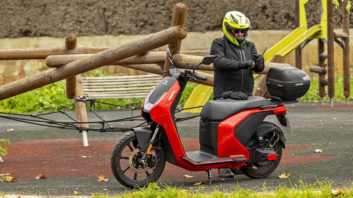 Fotos de los scooter eléctricos rivales del VMoto Soco F01