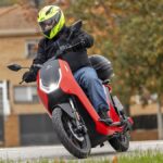 Prueba VMoto Soco F01, color rojo