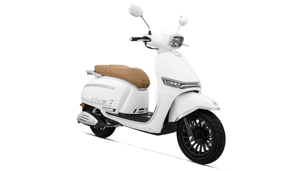 Las 15 motos más baratas del mercado en 2024 15 Keeway Versilia 125 1024x576 1
