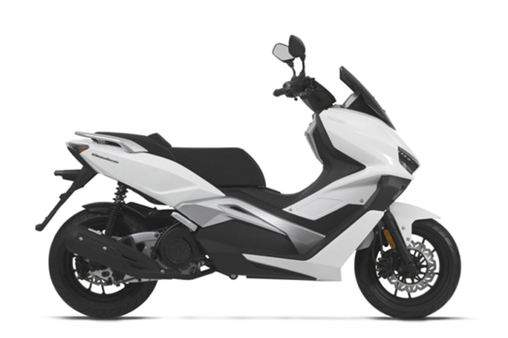 Este es el precio del Suzuki Avenis y los scooter 125 rivales 15 Keeway Vieste 125