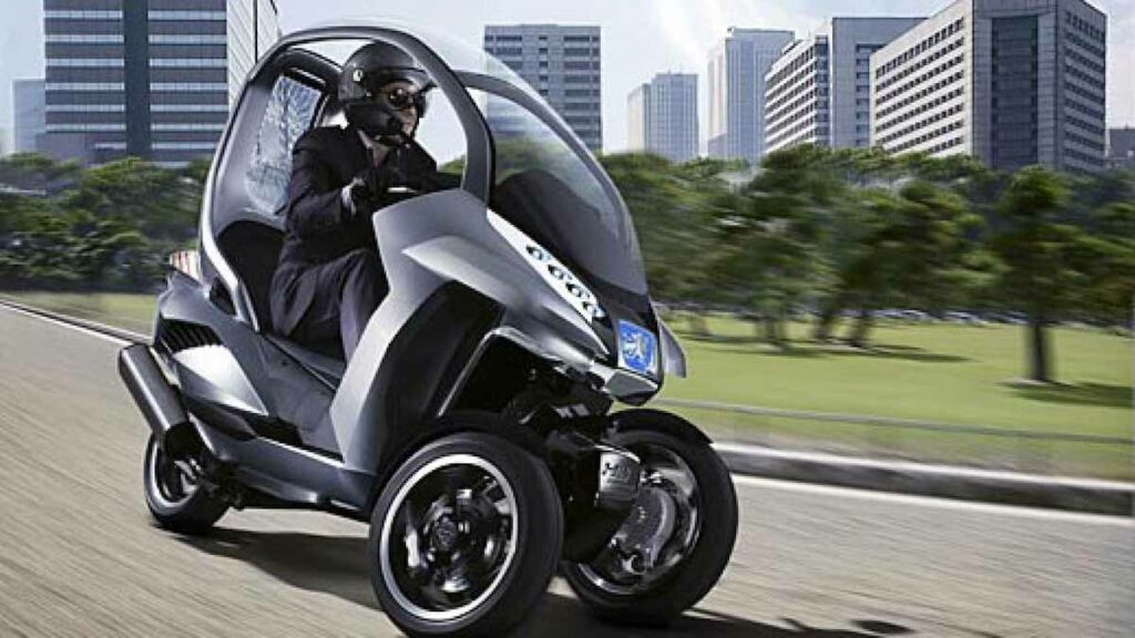 Motos con techo, ¿una idea genial o un error? 18 Peugeot Hy-Motion 3