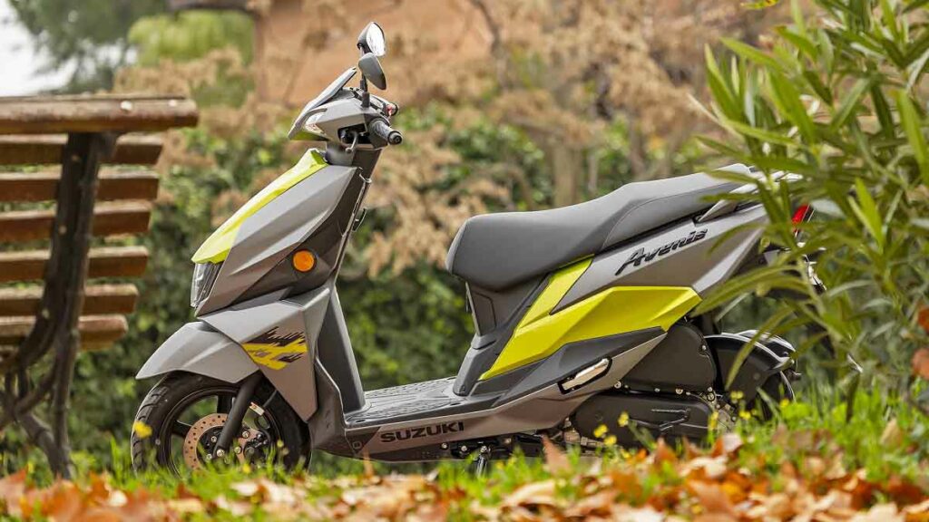 Rodando con el Suzuki Avenis 125, el scooter ligero de nueva generación 11 Suzuki Avenis 125 2023 22