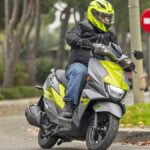 Suzuki Avenis 125 gris y verde, 2023