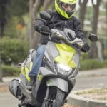 Suzuki Avenis 125 gris y verde, 2023