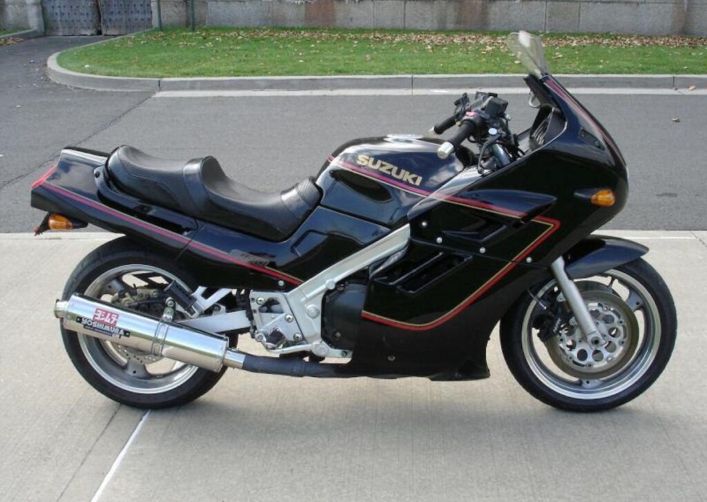 Las motos deportivas de 1992 que hicieron historia (I) 25 Suzuki GSX-F1100