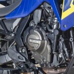 Suzuki V-Strom 800, amarrillo y azul con maletas, 2023