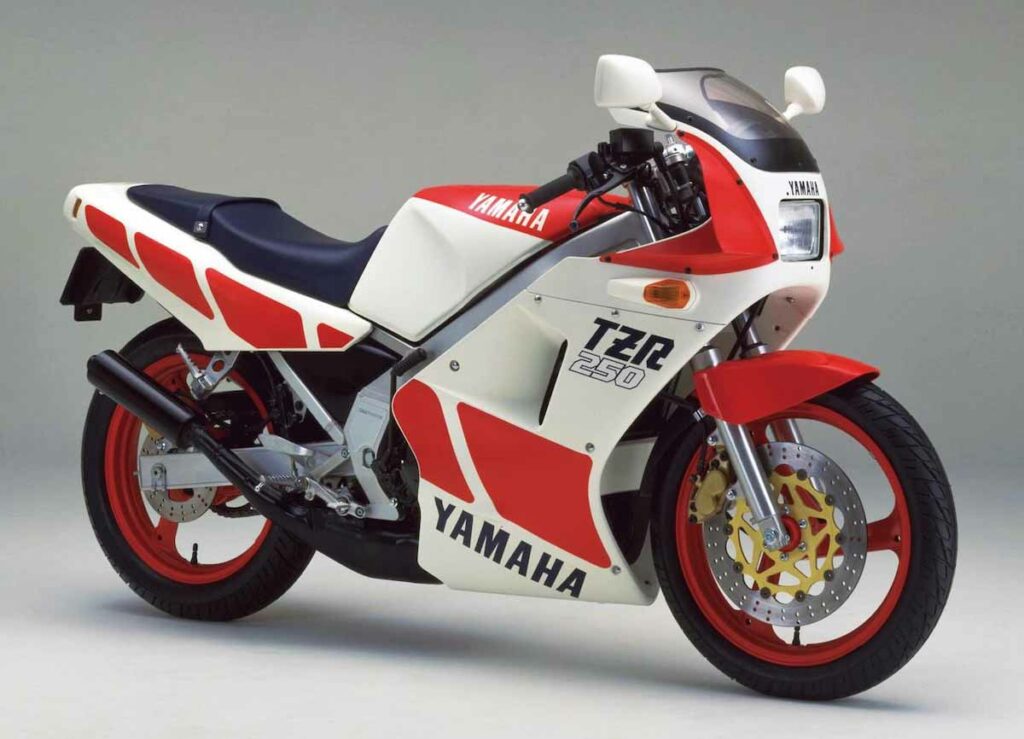 La corta historia de las motos deportivas 250 2T que nos hicieron soñar (II) 13 Yamaha TZR250 1KT